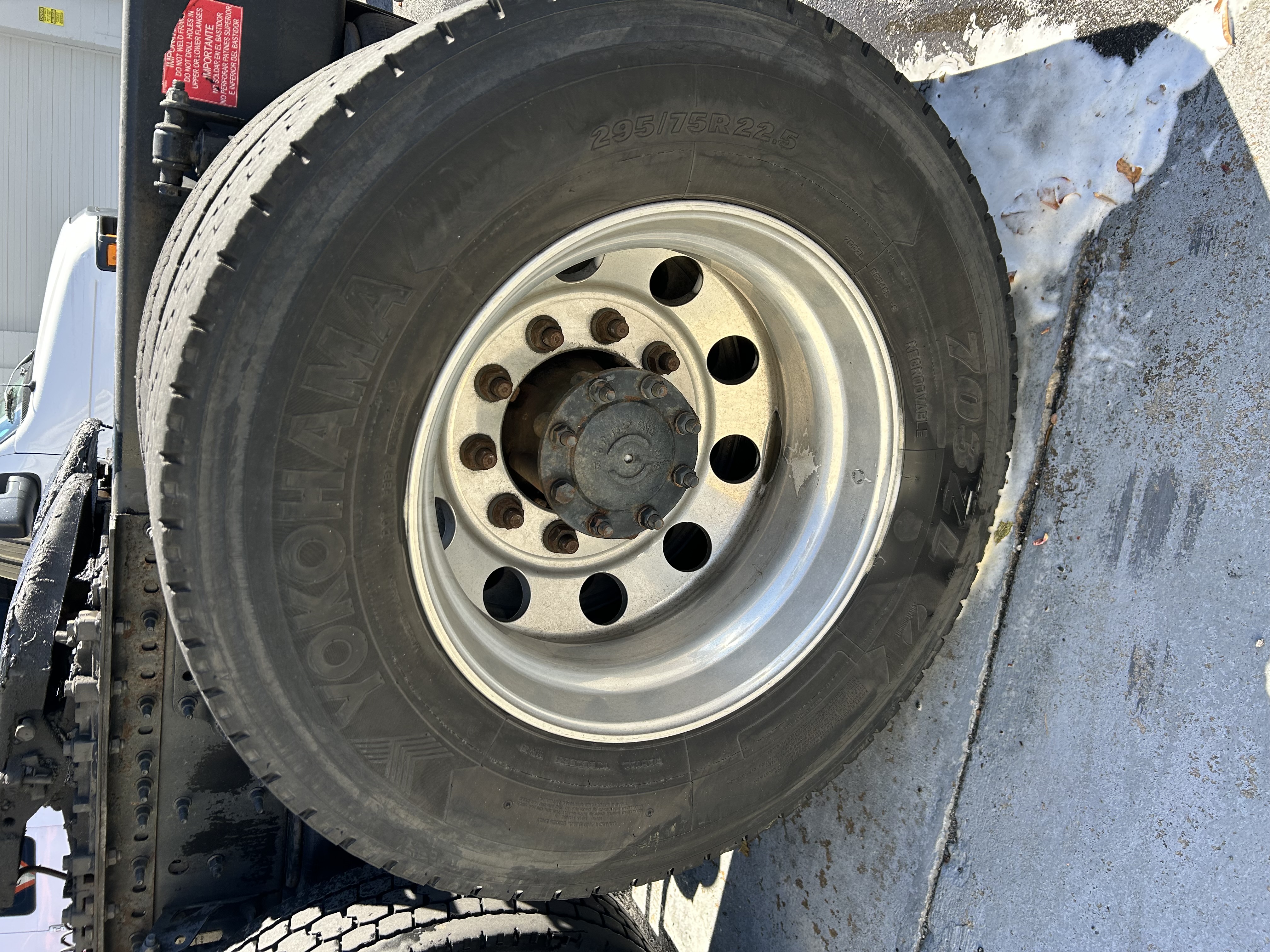 Hilldrup semi — dirty wheel before detail