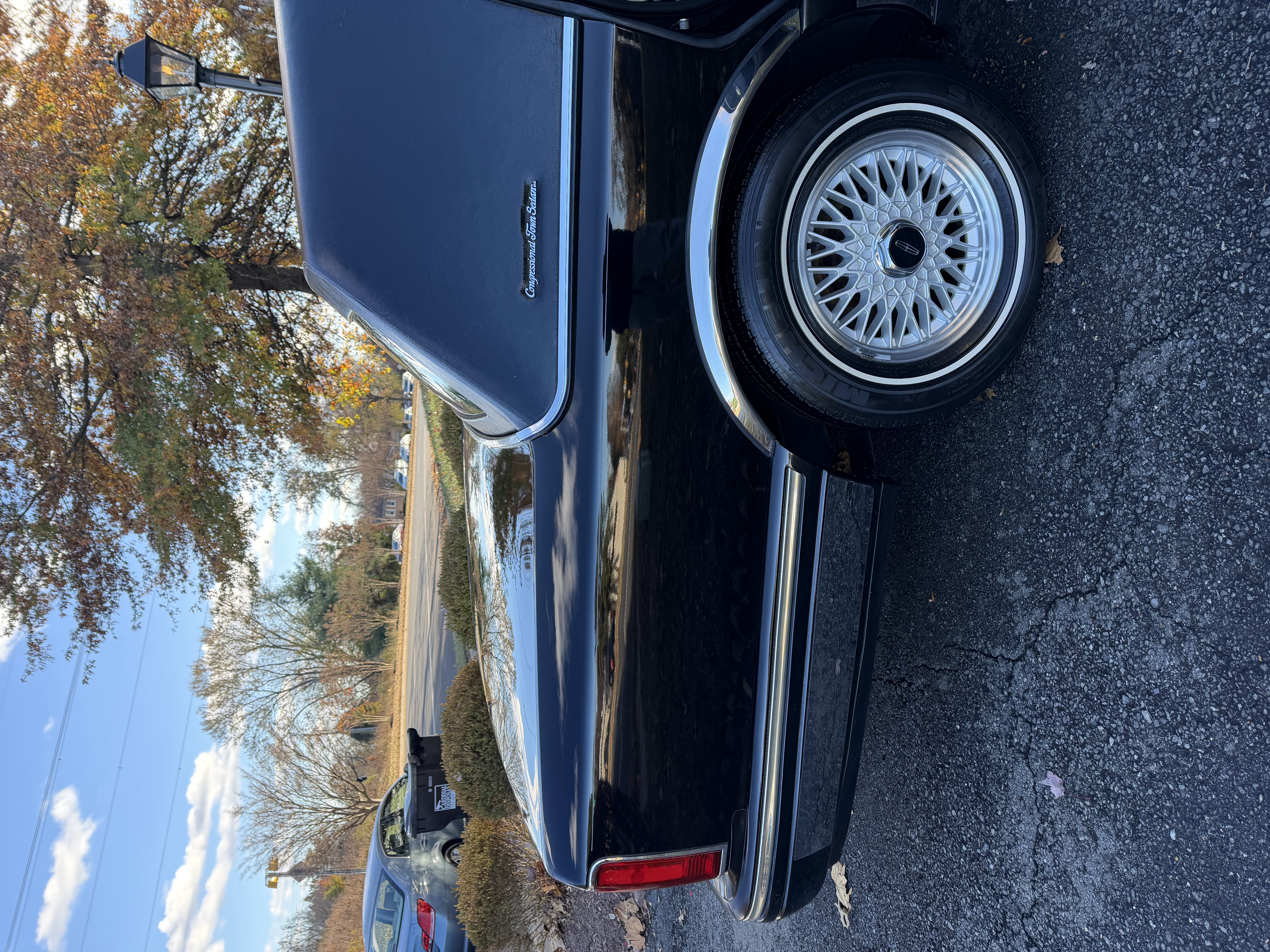 Lincoln Town Car — spotless driver cockpit and dash