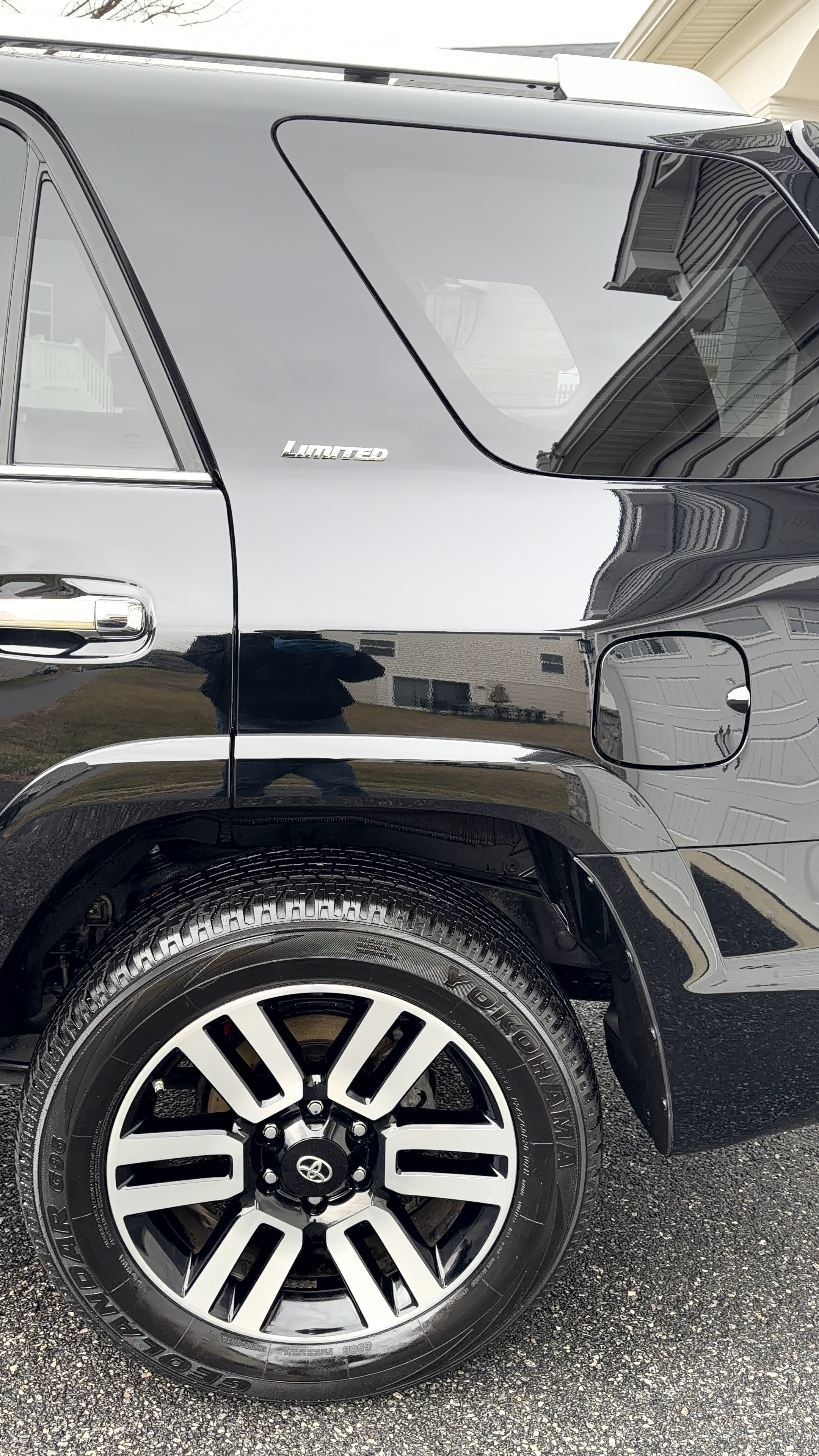 Toyota 4Runner — polished chrome door handle after detail