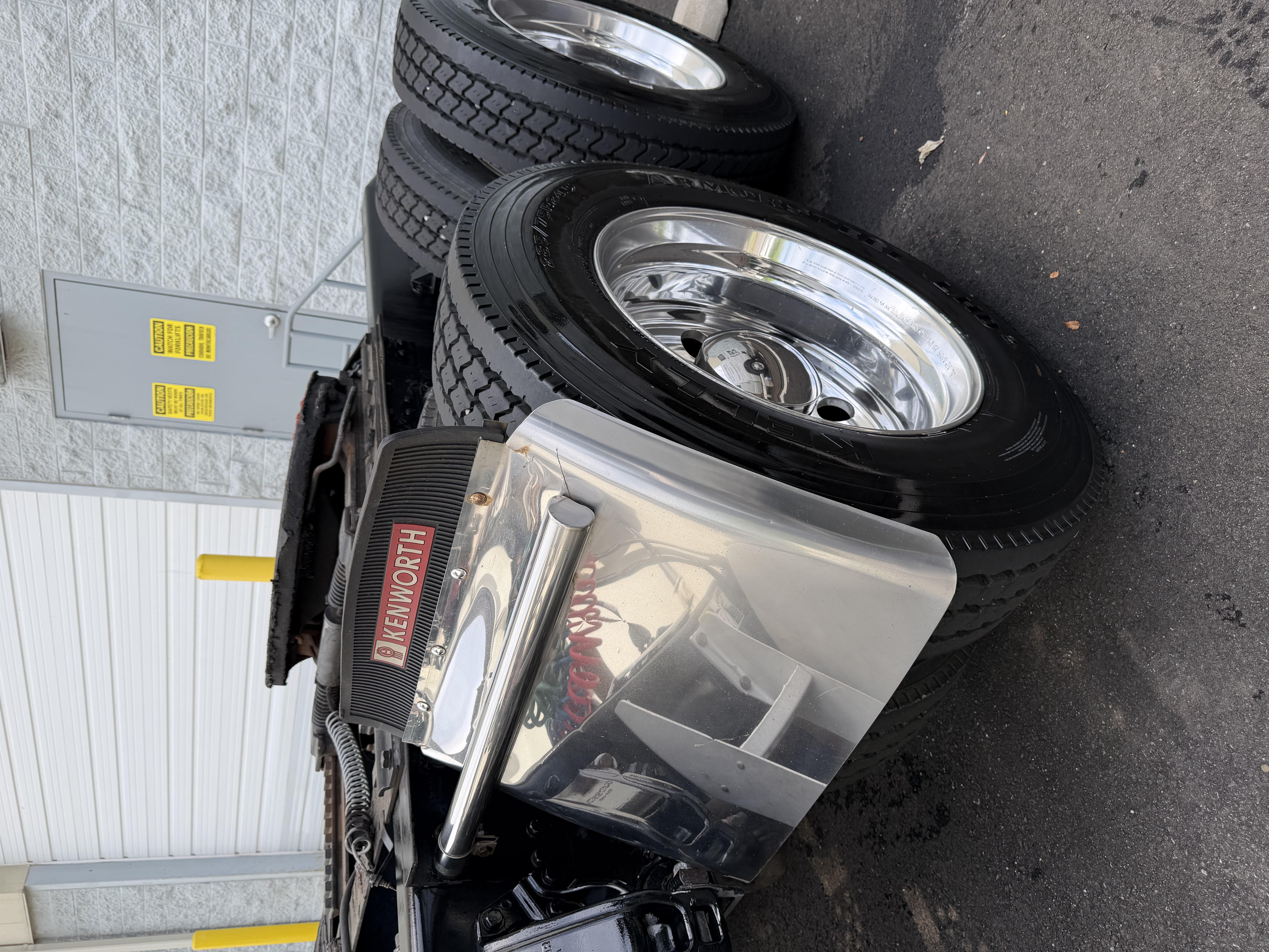 Kenworth semi — exterior before detail